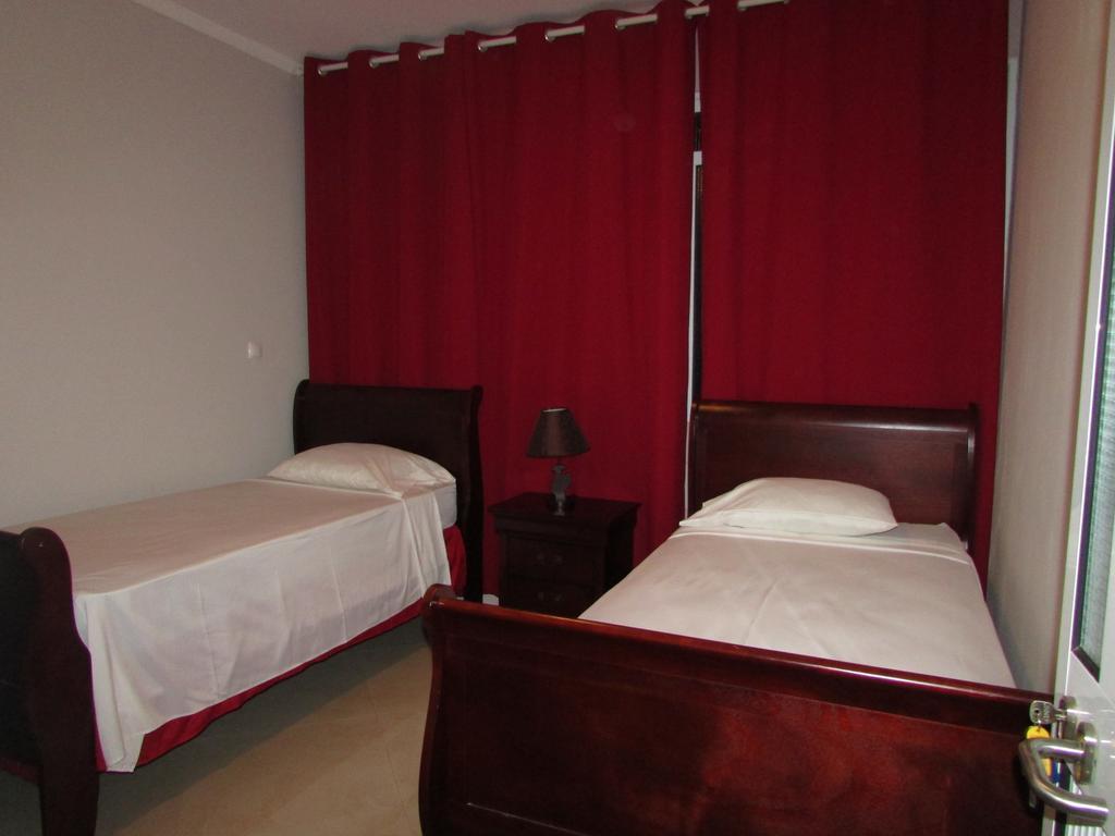 Bed and Breakfast Residencial Girassol, Lda São Filipe Exteriér fotografie