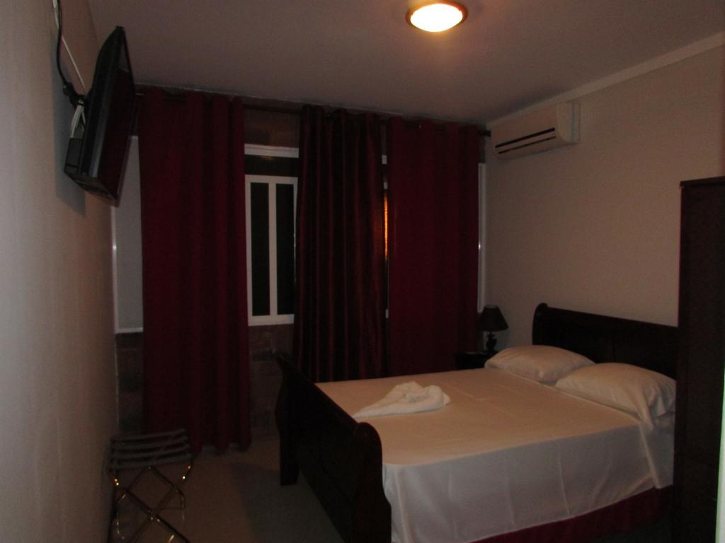 Bed and Breakfast Residencial Girassol, Lda São Filipe Exteriér fotografie